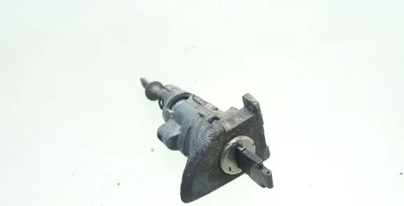 Volkswagen PASSAT B6 Front door lock (next to the handle) 3C0837167A 3C0837168A
