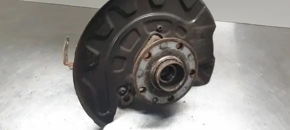 Front wheel hub
