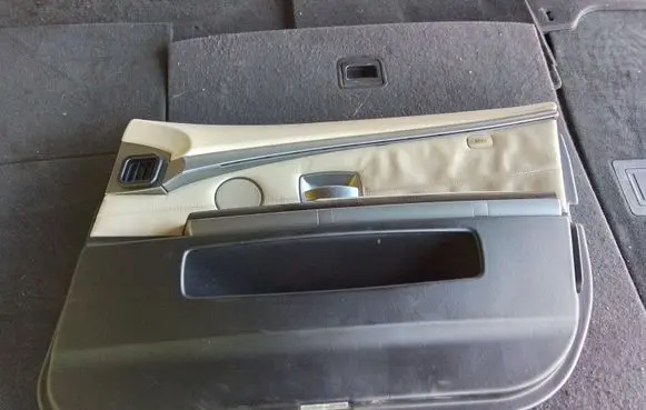 BMW 7 E65 E66 Front door card panel trim