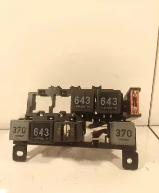 Audi A6 S6 C6 4F Fuse module 8a0937530