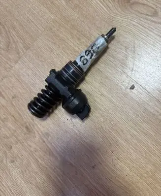 Skoda Fabia Mk1 (6Y) Fuel injector 0414720037 038130073AJ