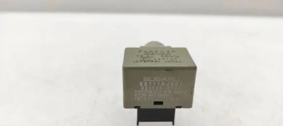Subaru Legacy Hazard warning light relay 86111AJ001 0665006791