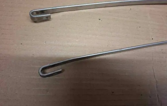 Mercedes-Benz 280 450 W116 Front wiper blade arm