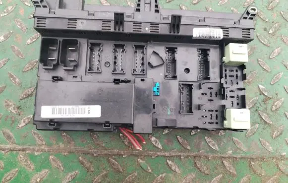 BMW X5 E53 Fuse module 8384527 518805015 19112003