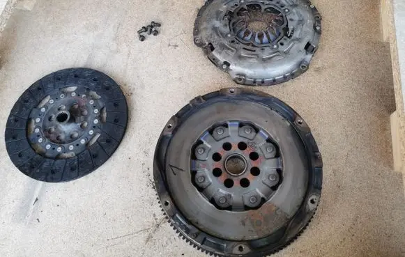 Nissan NV400 Dual mass flywheel 