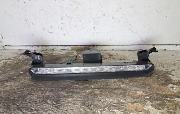 Volvo V70 Third/center stoplight 30763884 16511110