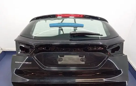 Ford Mondeo MK I Tailgate/trunk/boot lid