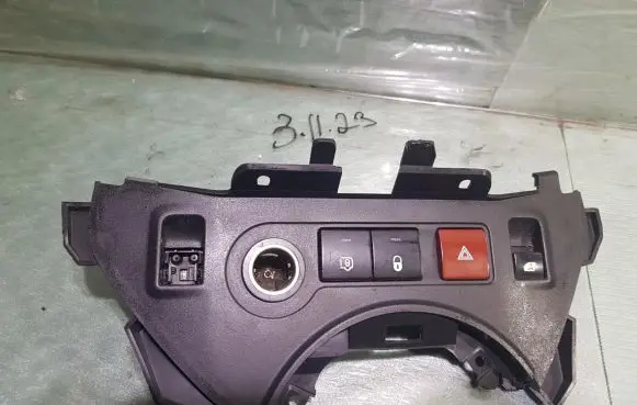Citroen Berlingo Electric window control switch 9680932177