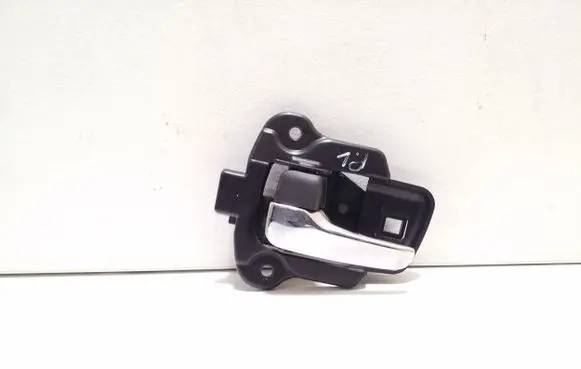 Mitsubishi Outlander Front door interior handle
