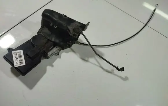 Mazda 6 Front door lock 