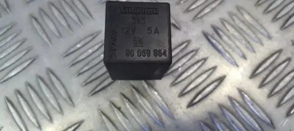 Opel Kadett E Other relay 90069864