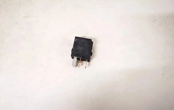 Mercedes-Benz C W203 Other relay 0025421119 4ra007813-00