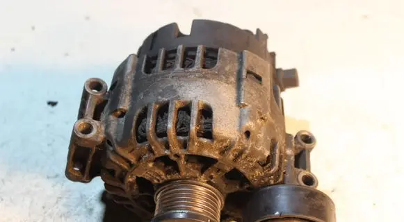 BMW 3 E46 Generator/alternator 7521385