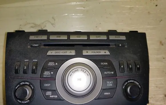 Mazda 3 II Radio/CD/DVD/GPS head unit 14799947