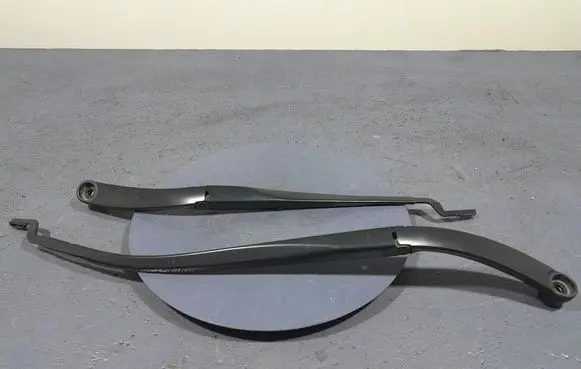 KIA Sportage Front wiper blade arm