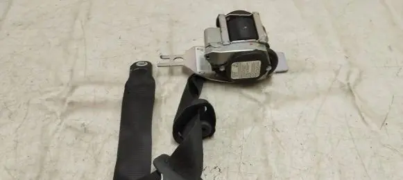 Mercedes-Benz GLS X166 Rear seatbelt A1668601085