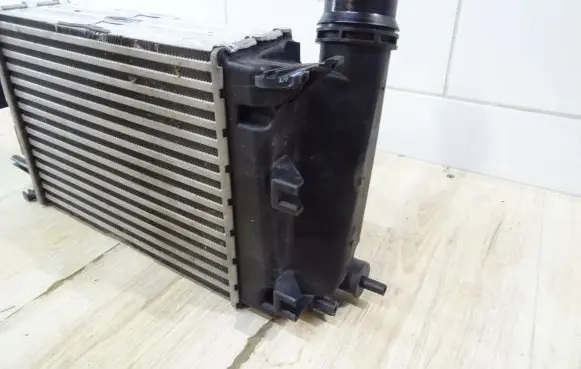 Nissan Qashqai Intercooler radiator 144962803R