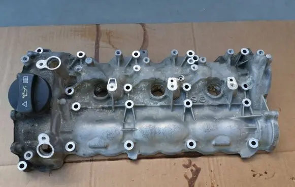 Mercedes-Benz ML W166 Rocker cam cover A2760161405
