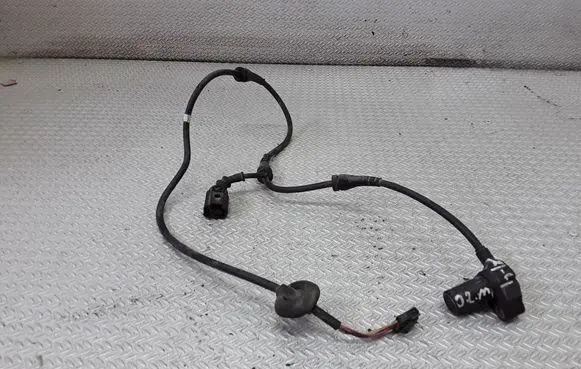 Audi A4 S4 B6 8E 8H ABS brake wheel speed sensor 0265006682
