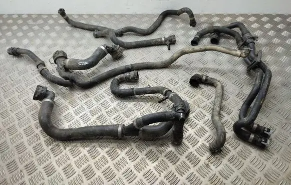 Land Rover Range Rover Evoque L538 Engine coolant pipe/hose