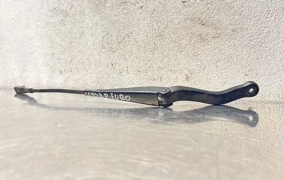 Opel Corsa D Front wiper blade arm 13284136