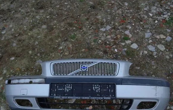 Volvo V70 Front bumper