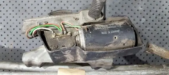 BMW 5 E34 Wiper motor 058550