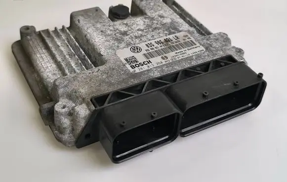 Volkswagen PASSAT B6 Engine control unit/module 03G906021LR 03G906021AN 0281013260