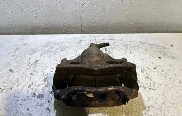 Toyota Corolla Verso AR10 Front brake caliper