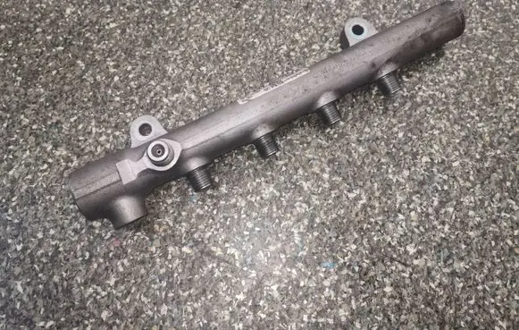 Mercedes-Benz E W212 Fuel main line pipe A6510700495