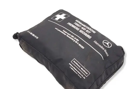 Mercedes-Benz CLS C218 AMG First aid kit A1698600150
