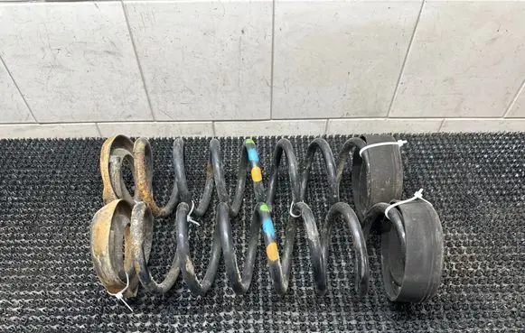 Volvo V40 Cross country Rear coil spring