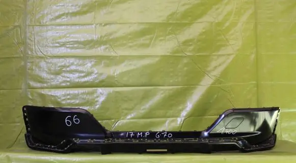 BMW 7 G70 Front bumper 000127