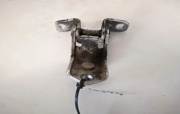 Mazda 3 I Rear door lower hinge