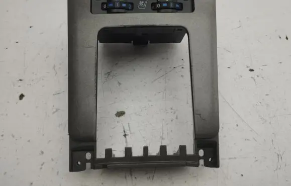 Lexus IS 220D-250-350 Seat heating switch 5882253050