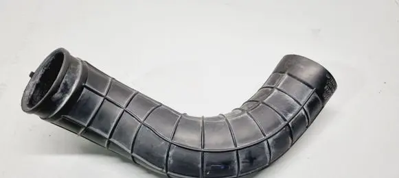 Air intake hose/pipe