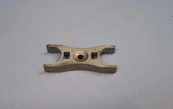 Audi A6 S6 C7 4G Fuel Injector clamp holder 04L216