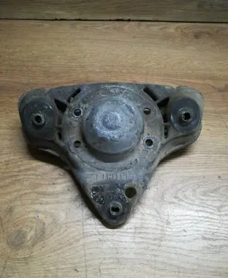 Volkswagen PASSAT B5.5 Coil spring mount 8D0412383E