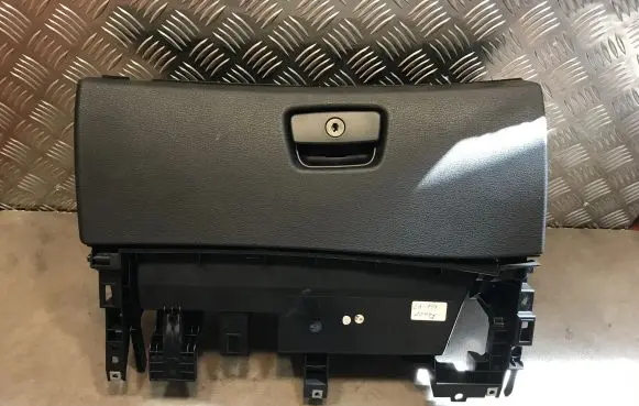 BMW Z4 E89 Glove box 0020031024