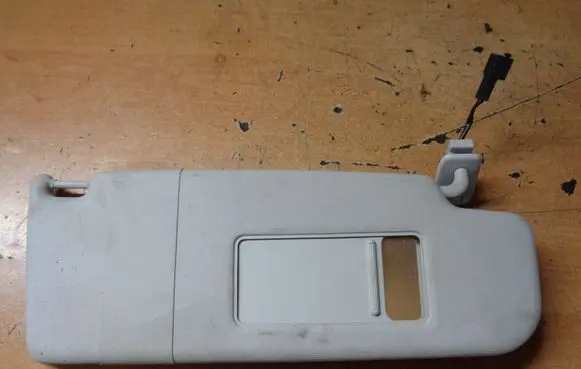 Volkswagen PASSAT B7 Sun visor