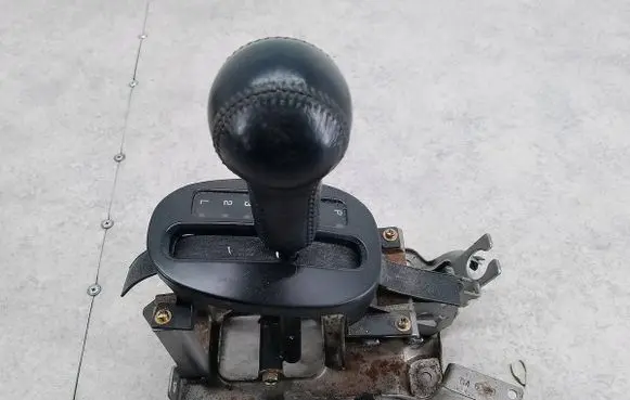 Chrysler Sebring (ST-22 - JR) Gear shifter/selector MR377145