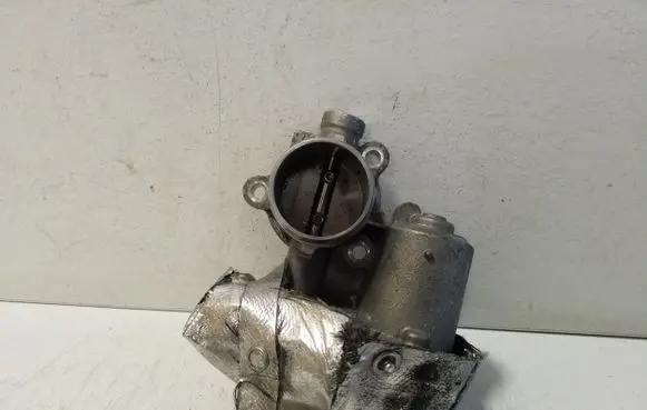 Volkswagen Tiguan EGR valve 04L131501C