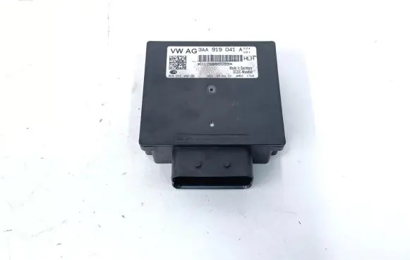 Volkswagen Tiguan Voltage converter/converter module 3AA919041A