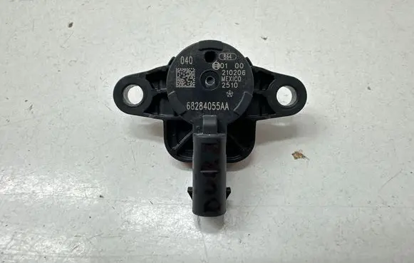 Dodge Durango III Airbag deployment crash/impact sensor 68284055AA