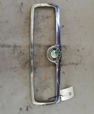 Skoda Octavia Mk1 (1U) Front grill 00101113114 1U0853661A