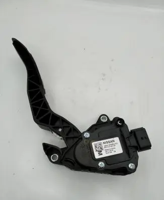 Nissan X-Trail T32 Accelerator throttle pedal 18002DF30B