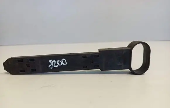 Headlight/headlamp mounting bracket