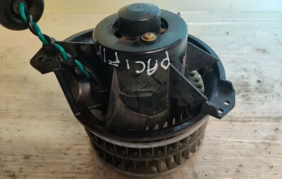 Chrysler Pacifica Heater fan/blower AY1661099346