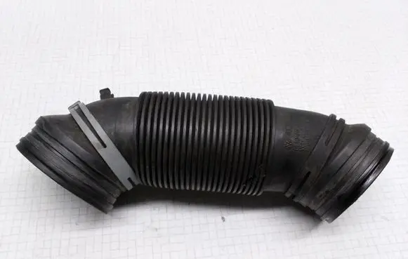Skoda Octavia Mk2 (1Z) Air intake hose/pipe 1K0129684L 446149