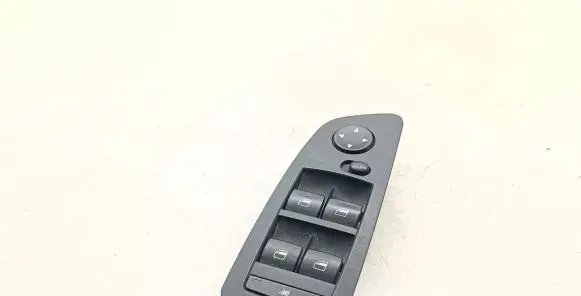 BMW 1 E81 E87 Electric window control switch 9155496